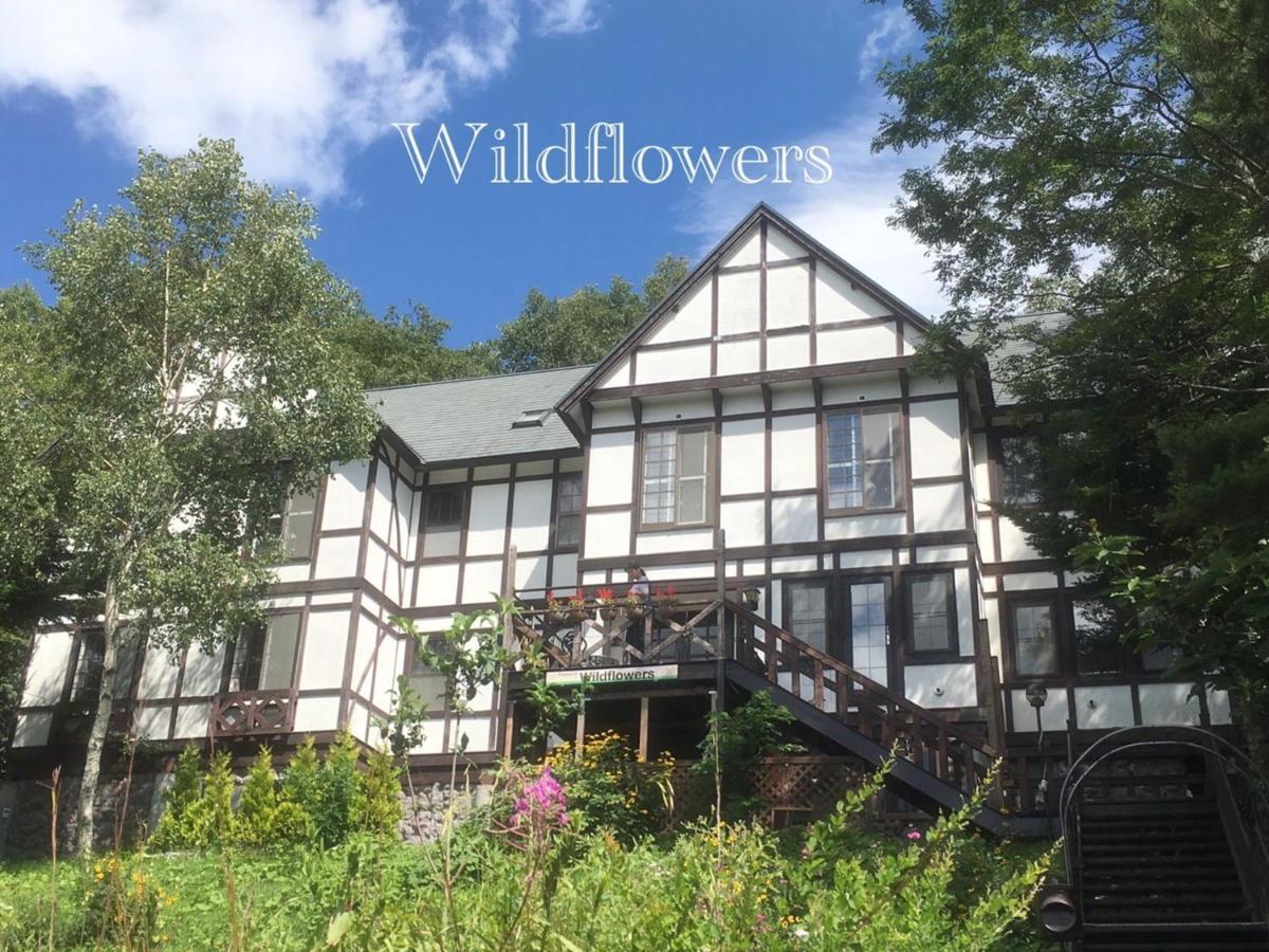 Pension Wildflowers Татесіна Екстер'єр фото